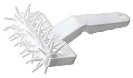 Резак для теста пластик (дырочки),ширина 12см рп 73